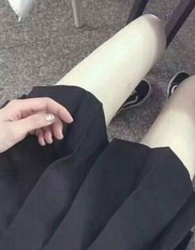 《扶腰反派没空毁灭世界[快穿]》作者：守月奴